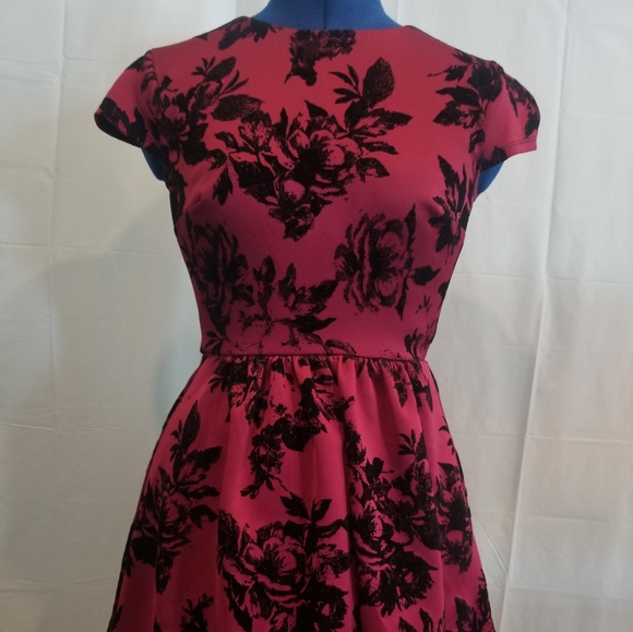 B. Darlin Dress - Picture 1 of 2